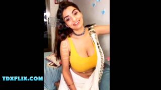Anveshi Jain Premium in Live Nude